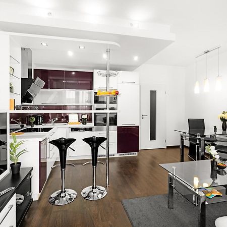 Bnb New Beautiful Apartment In The Center Of Ostrava With Option Garage Parking מראה חיצוני תמונה