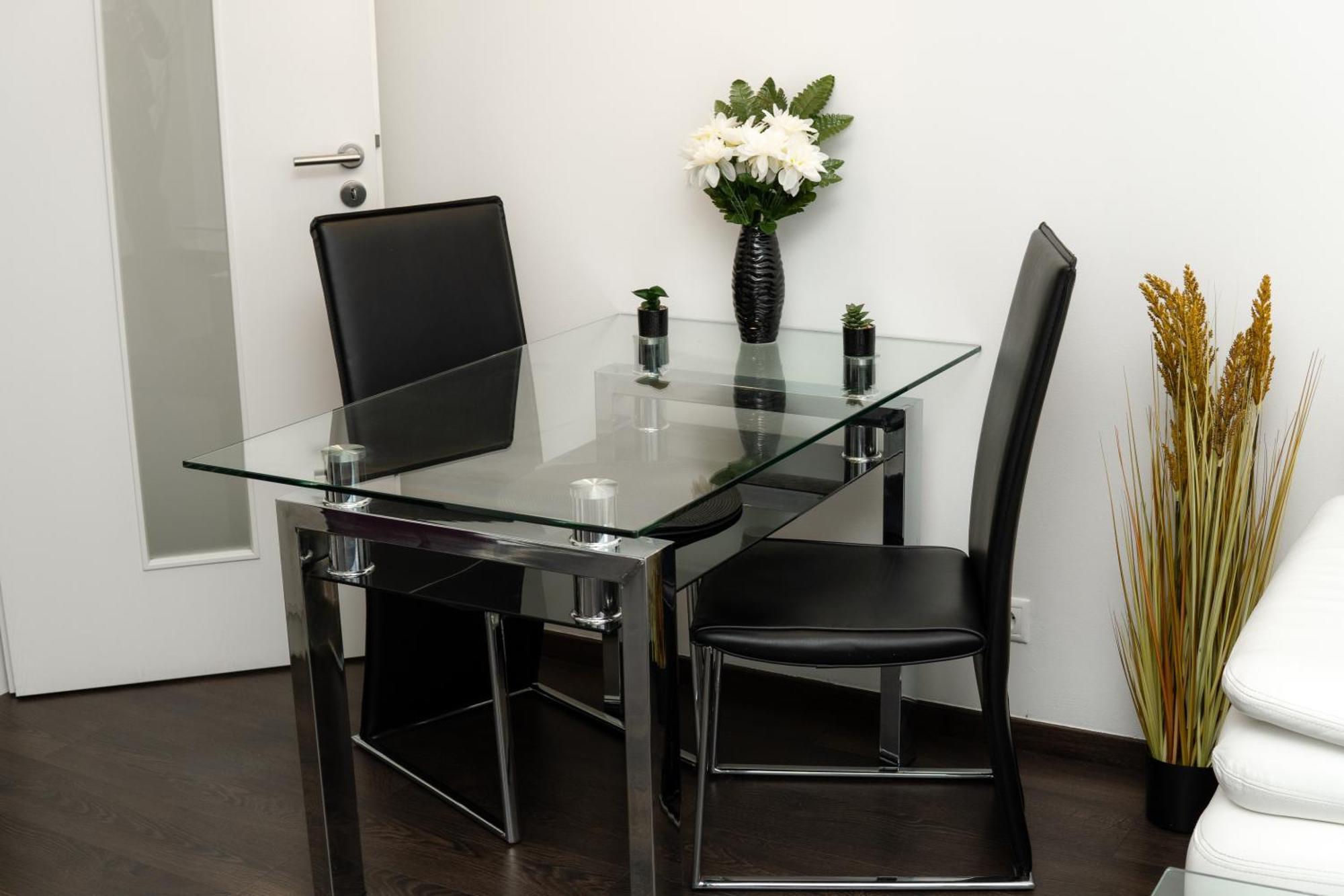 Bnb New Beautiful Apartment In The Center Of Ostrava With Option Garage Parking מראה חיצוני תמונה