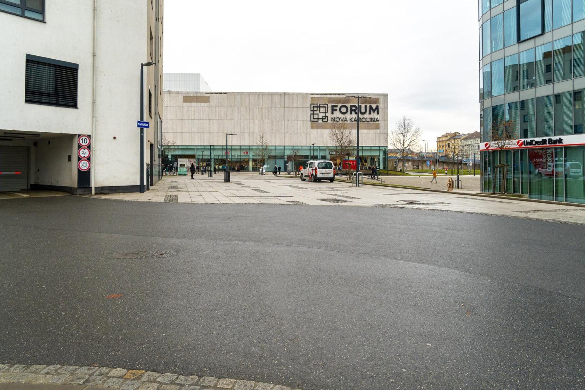 Bnb New Beautiful Apartment In The Center Of Ostrava With Option Garage Parking מראה חיצוני תמונה
