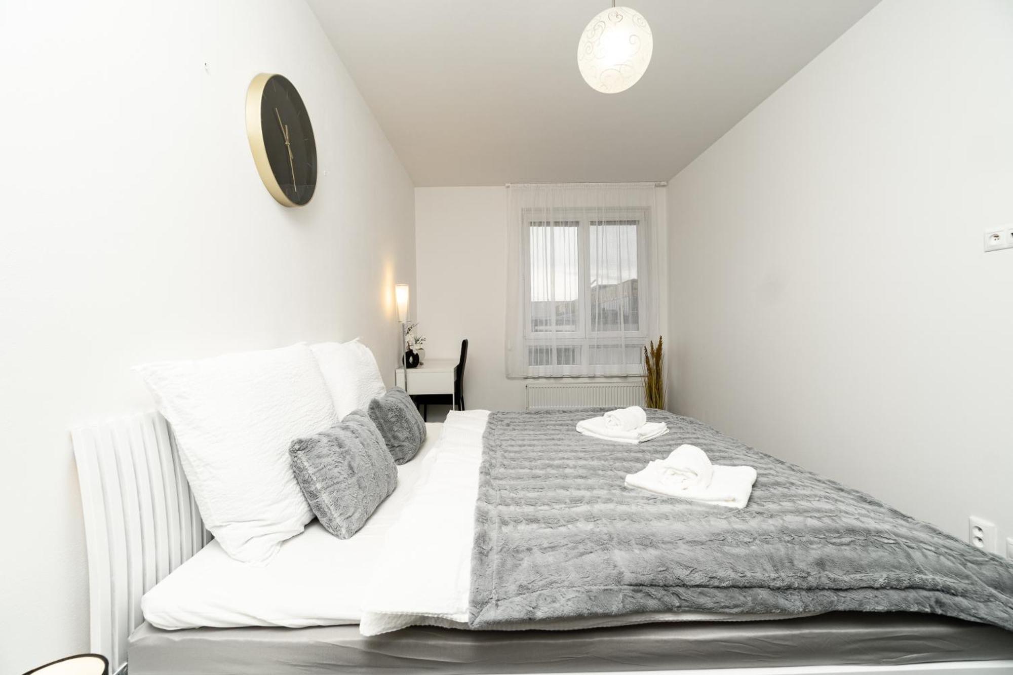 Bnb New Beautiful Apartment In The Center Of Ostrava With Option Garage Parking מראה חיצוני תמונה