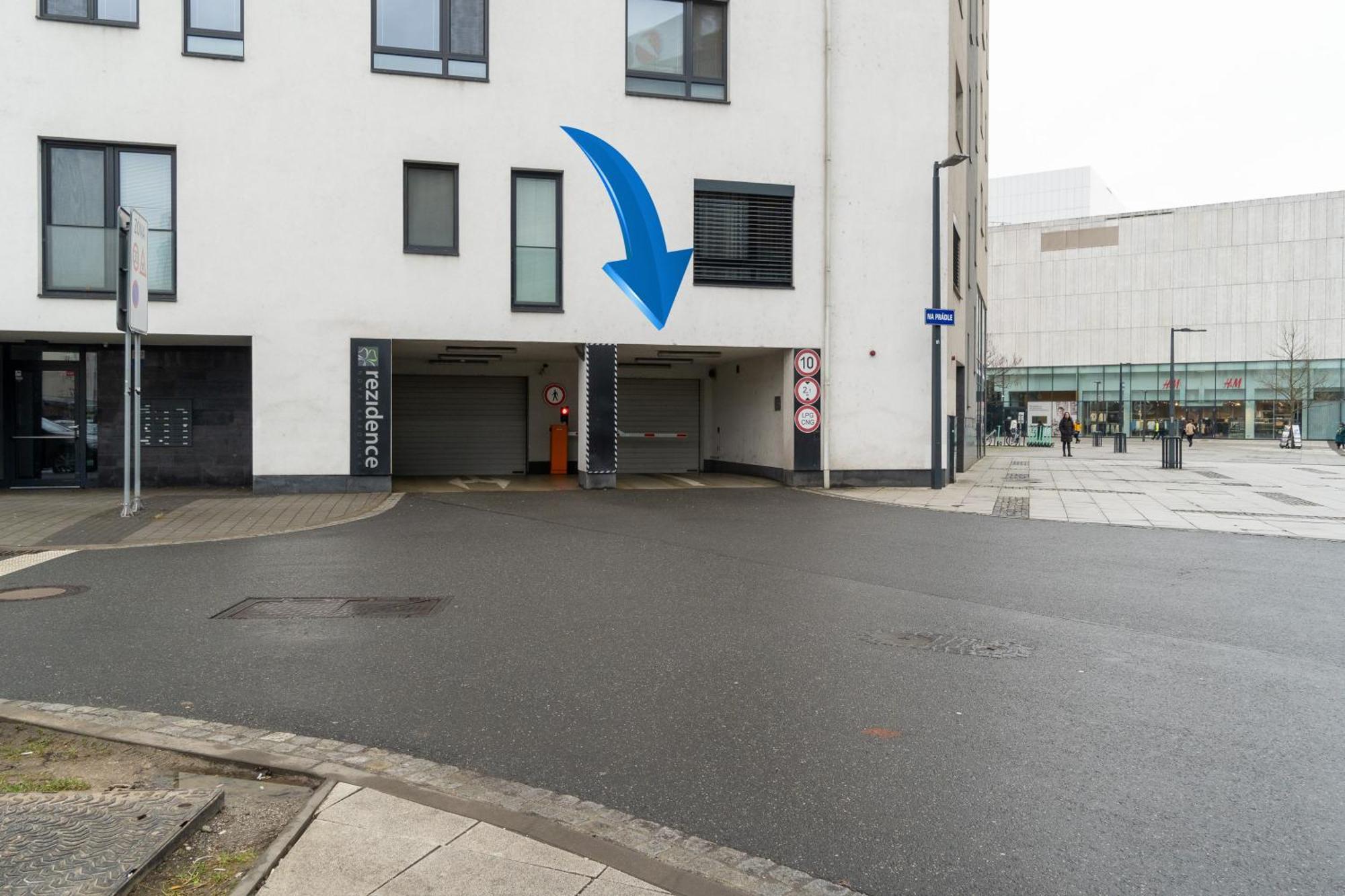 Bnb New Beautiful Apartment In The Center Of Ostrava With Option Garage Parking מראה חיצוני תמונה
