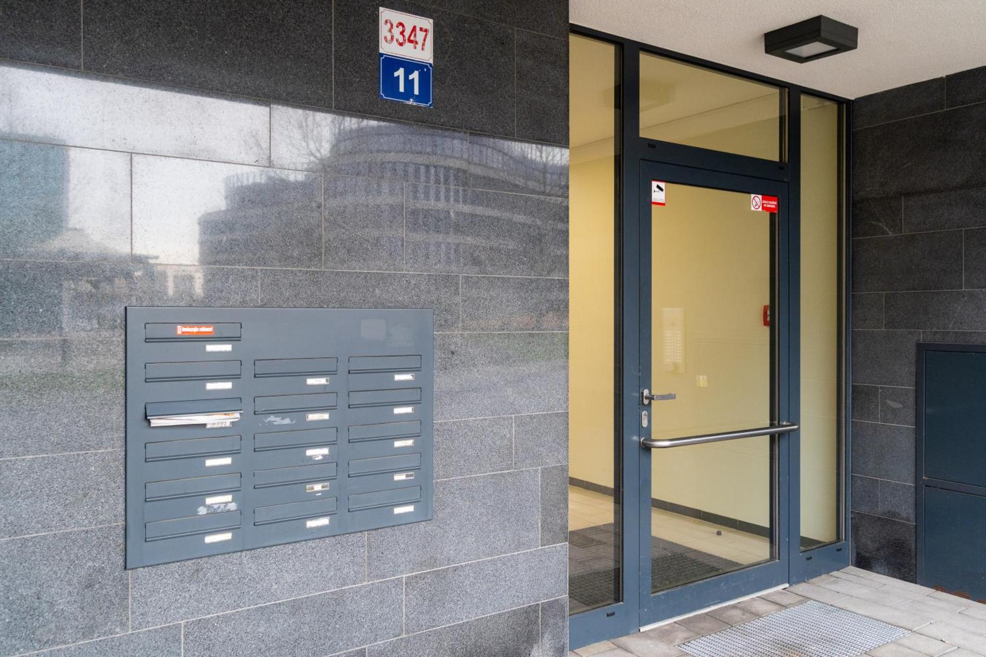 Bnb New Beautiful Apartment In The Center Of Ostrava With Option Garage Parking מראה חיצוני תמונה
