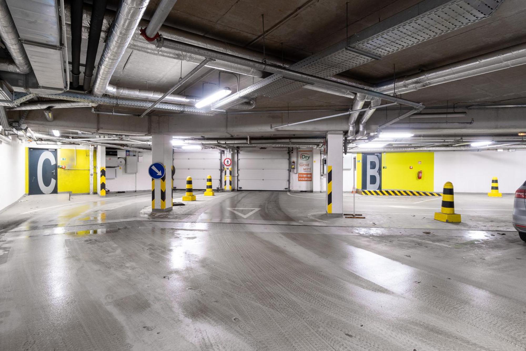 Bnb New Beautiful Apartment In The Center Of Ostrava With Option Garage Parking מראה חיצוני תמונה
