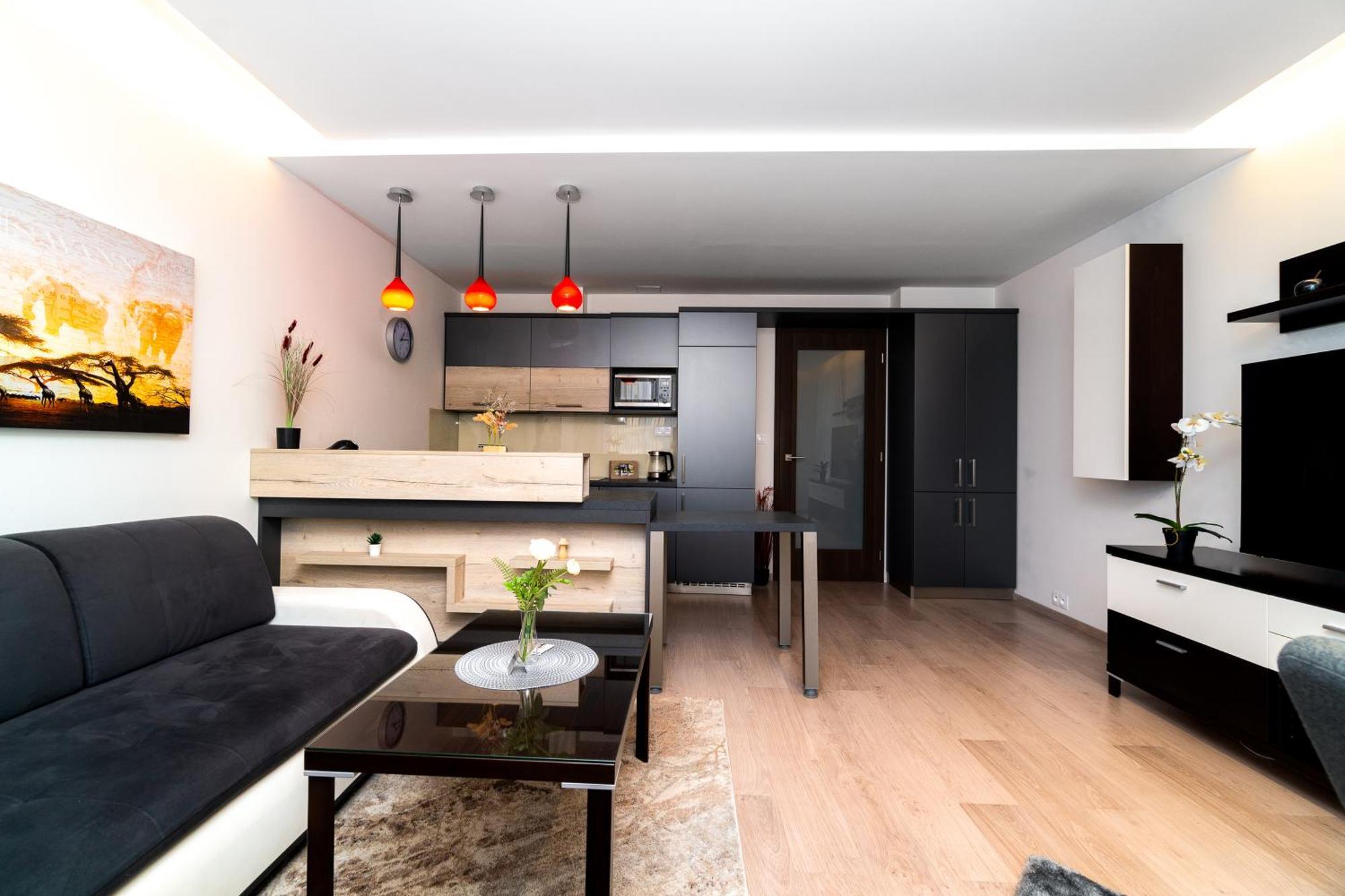 Bnb New Beautiful Apartment In The Center Of Ostrava With Option Garage Parking מראה חיצוני תמונה